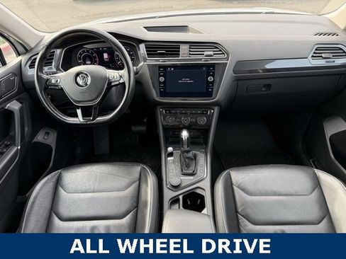 Used 2018 Volkswagen Tiguan SEL Premium image 27