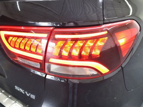 Used 2019 Kia Sorento SX image 30