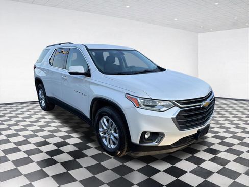 Used 2020 Chevrolet Traverse LT FWD image 3