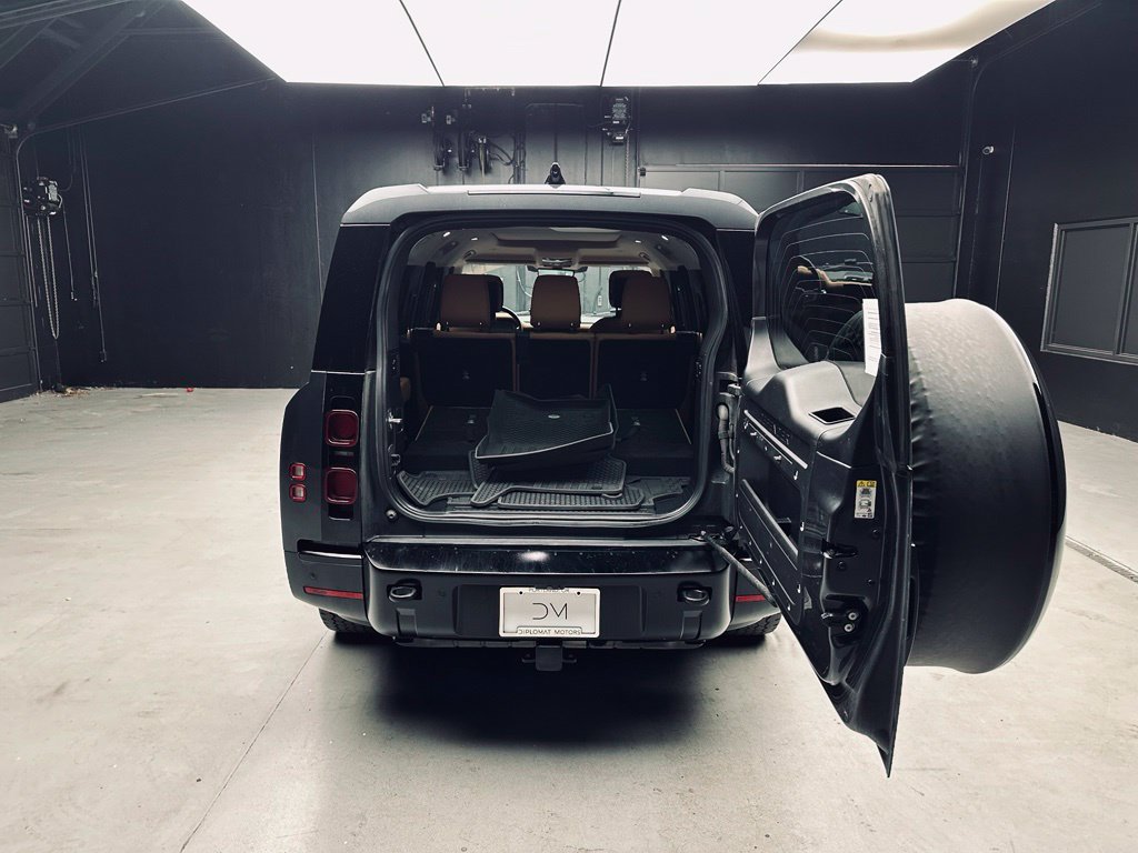 Used 2023 Land Rover Defender 130 First Edition AWD/4WD image 40