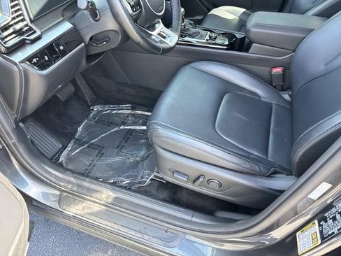 Used 2024 Kia Sportage EX FWD image 19