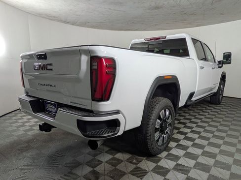 New 2025 GMC Sierra 3500 Denali w/ Denali Reserve Package image 7