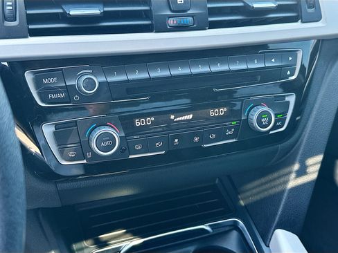 Used 2017 BMW 320i Sedan RWD image 14