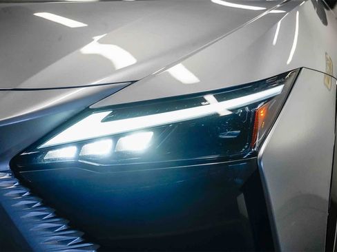 Used 2024 Lexus RZ 300e Premium w/ Accessory Package (Z1) image 7