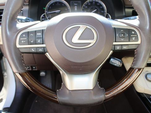 Used 2017 Lexus ES 350 w/ Premium Package image 11
