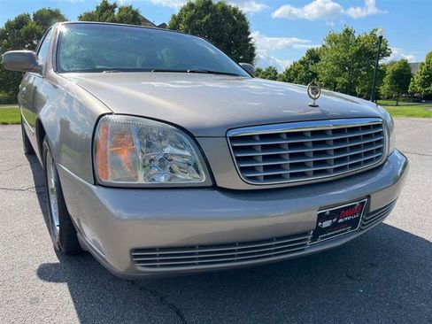 Used 2003 Cadillac De Ville w/ Comfort & Convenience Package FWD image 48