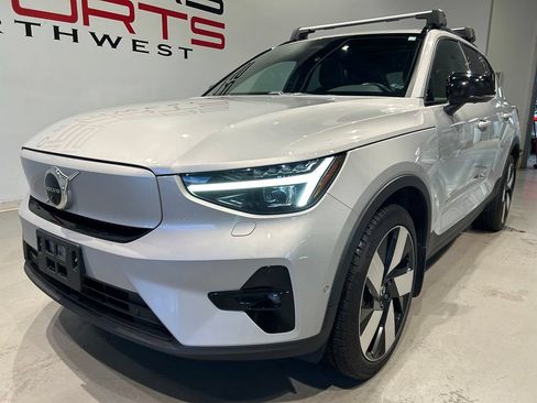 Used 2023 Volvo XC40 Recharge Ultimate AWD/4WD image 2