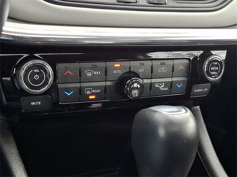 Used 2022 Jeep Compass Limited w/ Elite Group image 17