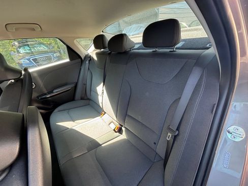 Used 2025 Kia K4 FWD image 18