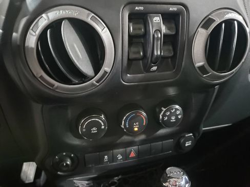 Used 2016 Jeep Wrangler Unlimited Sport w/ Quick Order Package 24S AWD/4WD image 30