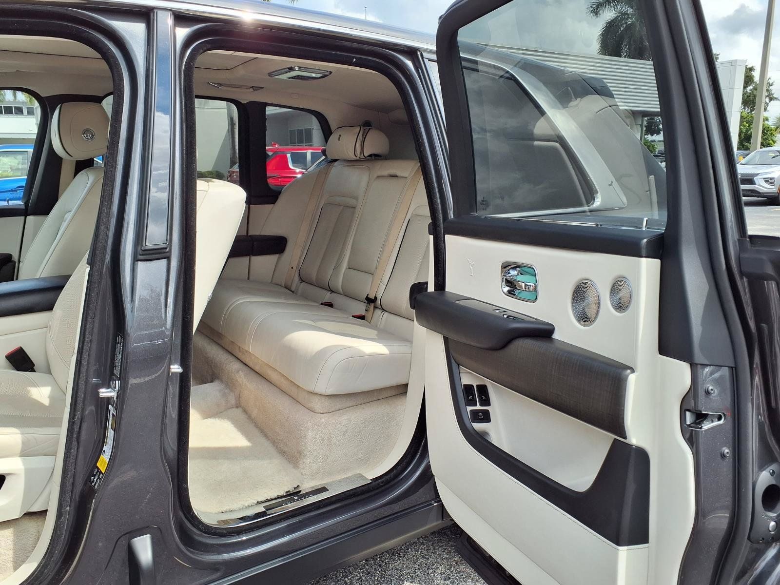 Used 2020 Rolls-Royce Cullinan AWD/4WD image 12