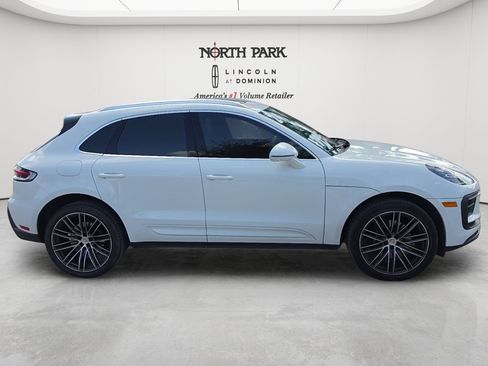 Used 2024 Porsche Macan AWD/4WD image 6