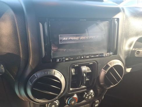 Certified 2018 Jeep Wrangler Unlimited Sport S AWD/4WD image 25