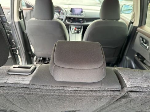 Used 2023 Nissan Rogue SV FWD image 12