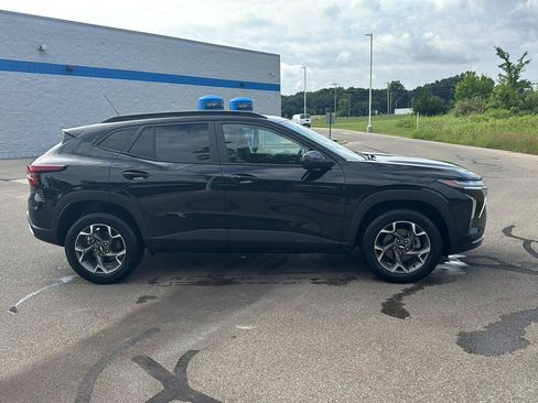 Used 2024 Chevrolet Trax LT w/ Driver Confidence Package FWD image 6