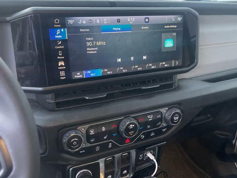 Used 2024 Jeep Wrangler Sport S image 4