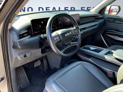 Used 2024 Kia EV9 Light Long Range image 17