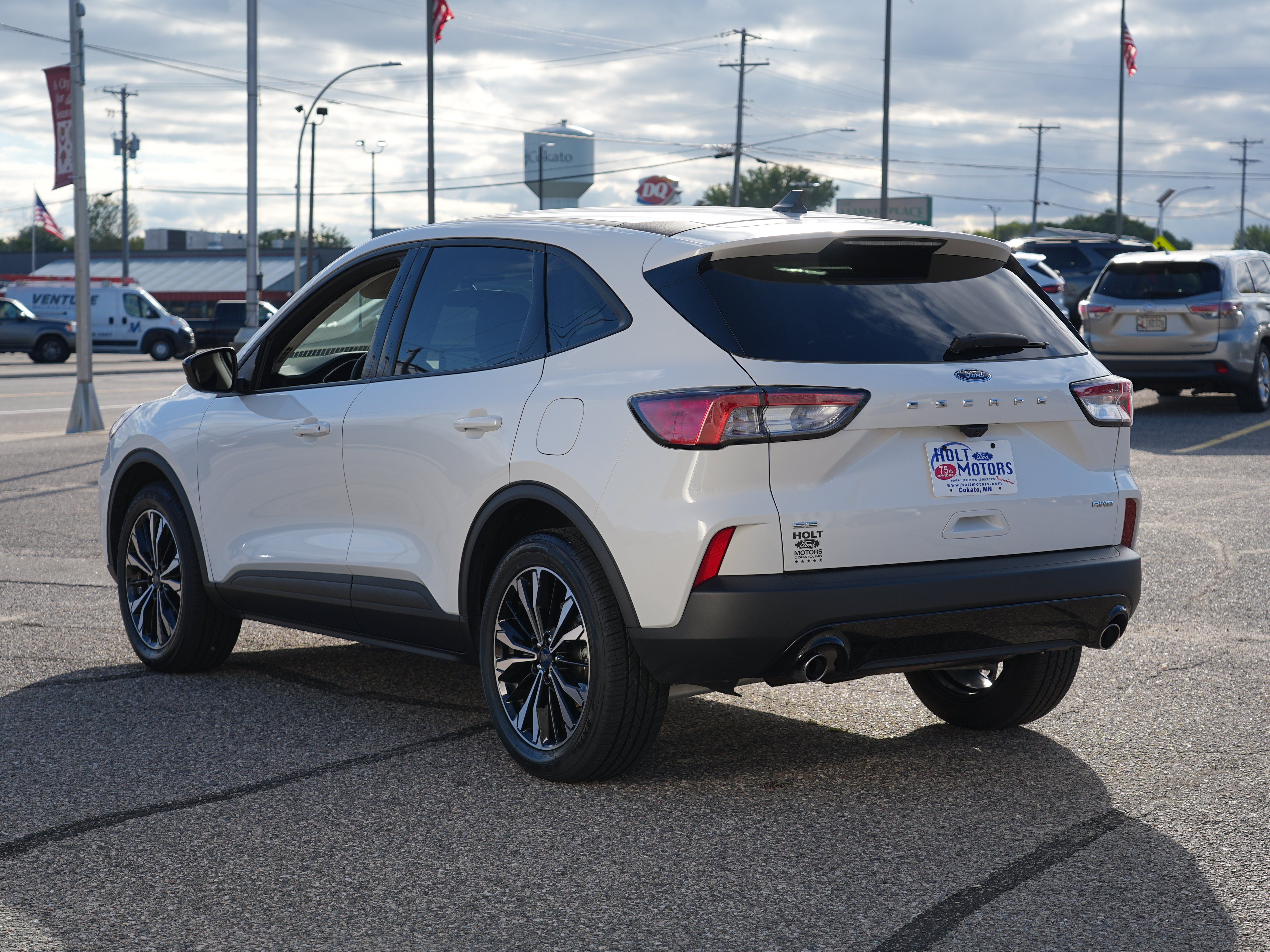 Used 2022 Ford Escape SE w/ SE Sport Appearance Package AWD/4WD image 6