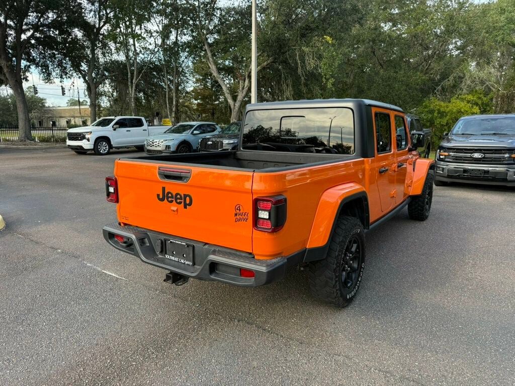 Used 2025 Jeep Gladiator Sport AWD/4WD image 9