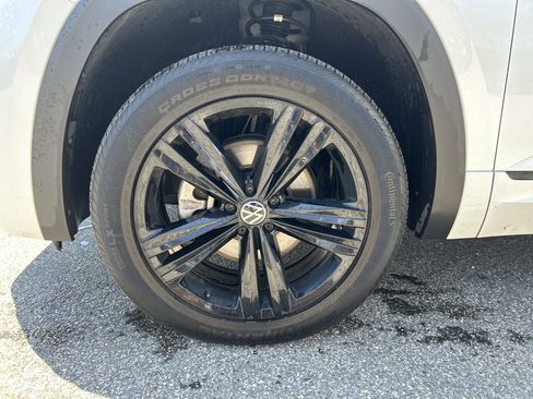 Used 2023 Volkswagen Atlas Cross Sport SEL R-Line AWD/4WD image 12