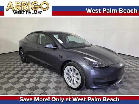 Used 2023 Tesla Model 3 Standard Range image 1