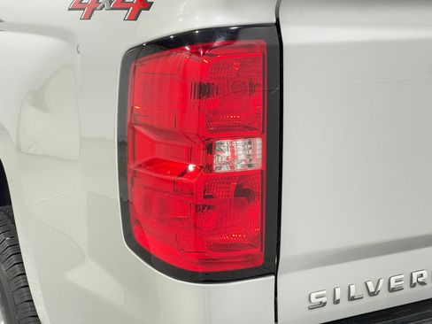 Used 2018 Chevrolet Silverado 1500 LT w/ All Star Edition AWD/4WD image 31