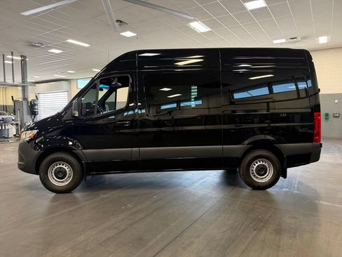 Used 2025 Mercedes-Benz Sprinter 2500 image 8