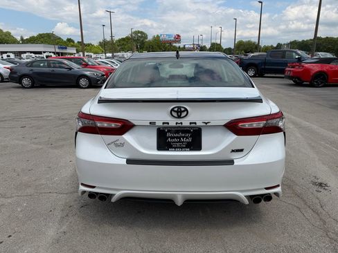 Used 2019 Toyota Camry XSE FWD image 4