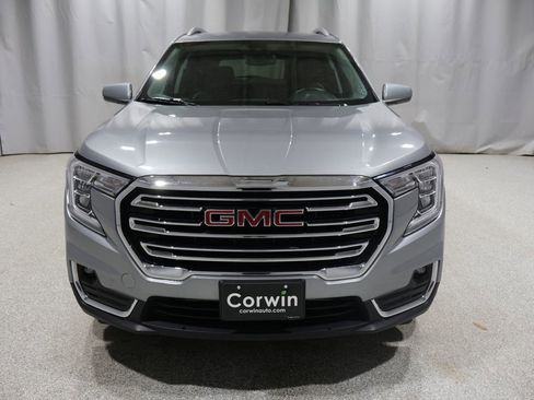 Used 2024 GMC Terrain SLT AWD/4WD image 7