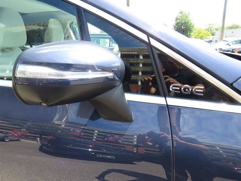 Certified 2023 Mercedes-Benz EQE 350+ 4MATIC SUV w/ Exclusive Trim Package image 17