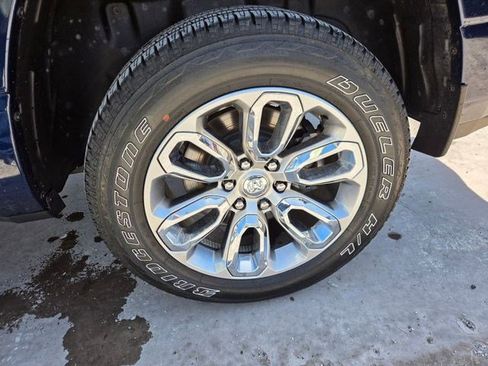 Used 2024 RAM 1500 Laramie AWD/4WD image 27