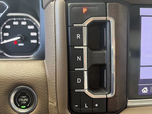 Used 2021 GMC Yukon XL Denali AWD/4WD image 26