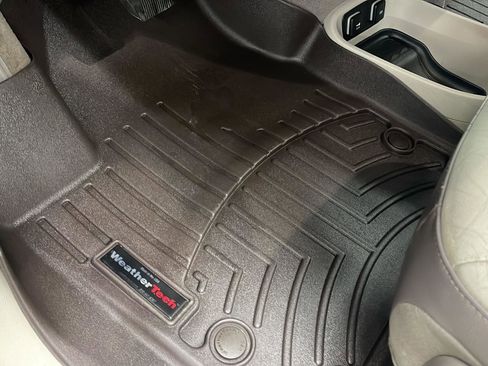 Used 2018 Chrysler Pacifica Touring-L w/ Advanced Safetytec Group image 12