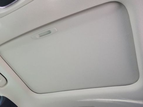 Used 2022 Toyota Corolla Cross XLE image 26