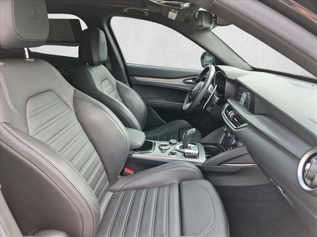 Used 2024 Alfa Romeo Stelvio Veloce AWD/4WD image 22