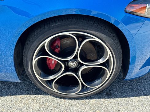 Used 2024 Alfa Romeo Giulia Veloce image 12