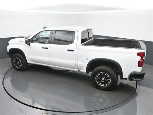 Used 2022 Chevrolet Silverado 1500 ZR2 image 40