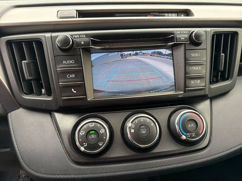 Used 2017 Toyota RAV4 LE w/ All Weather Liner Package AWD/4WD image 27