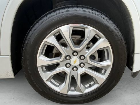 Used 2018 Chevrolet Traverse Premier w/ Driver Confidence II Package FWD image 23
