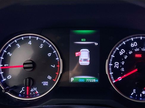 Used 2020 Toyota RAV4 LE image 23