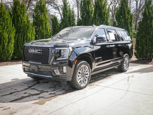 Used 2023 GMC Yukon XL Denali Ultimate image 5