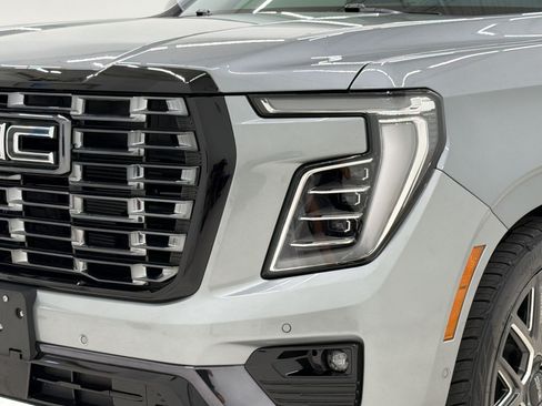 Used 2026 GMC Yukon Denali Ultimate AWD/4WD image 12