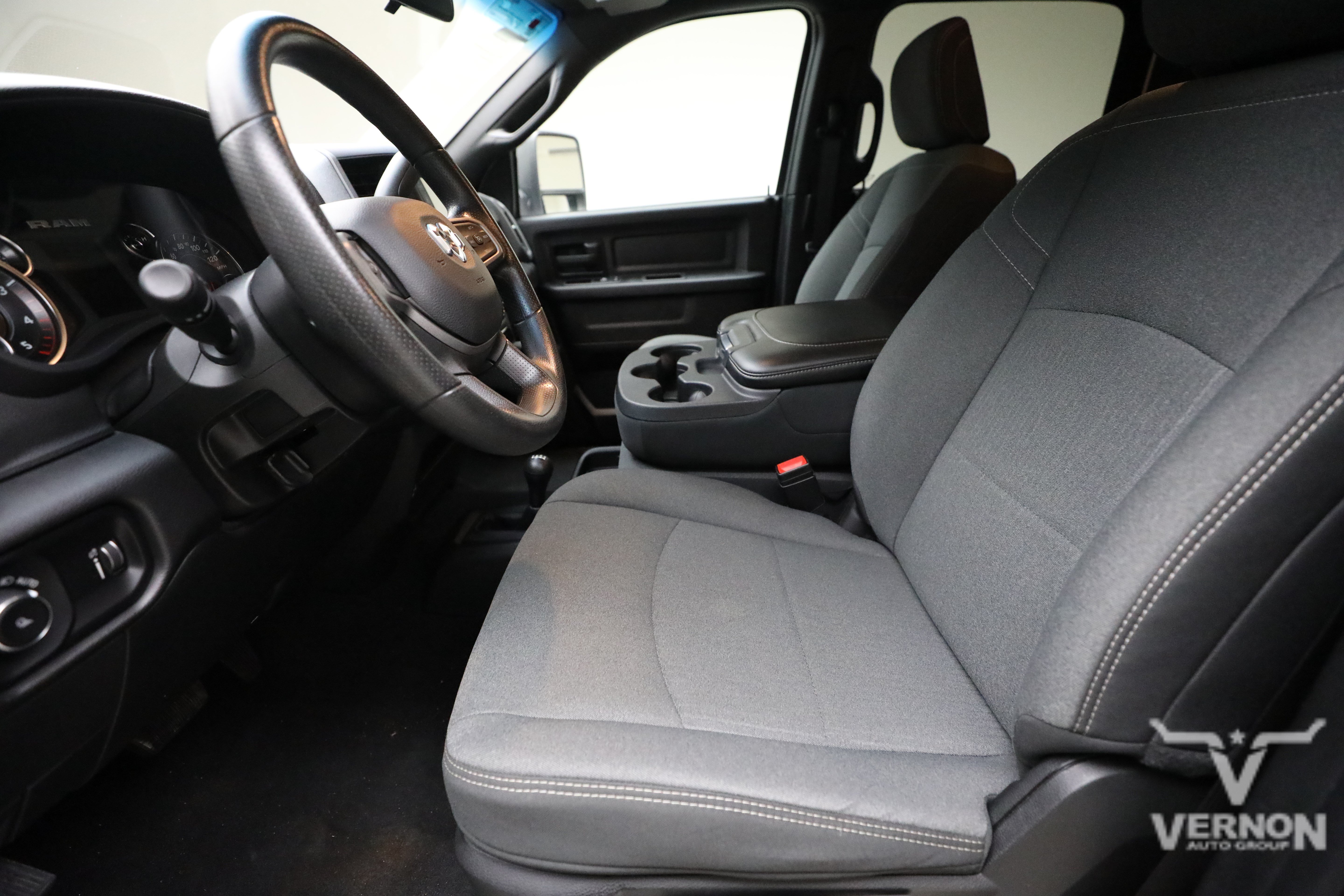 Used 2024 RAM 3500 Tradesman w/ Chrome Appearance Group AWD/4WD image 10