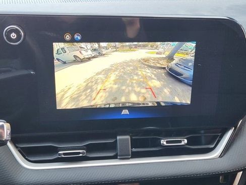 Used 2025 Chevrolet Equinox LT image 6