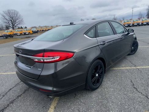 Used 2017 Ford Fusion SE image 8
