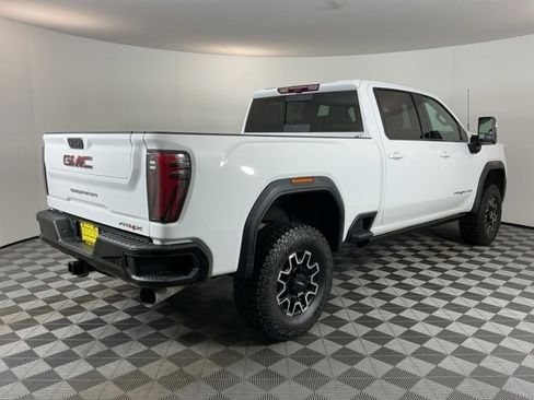 Used 2024 GMC Sierra 2500 AT4X image 4