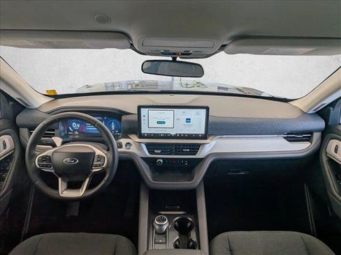 Used 2025 Ford Explorer Active RWD image 16