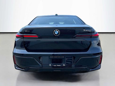 Used 2024 BMW 740i xDrive w/ Premium Package 2 AWD/4WD image 4