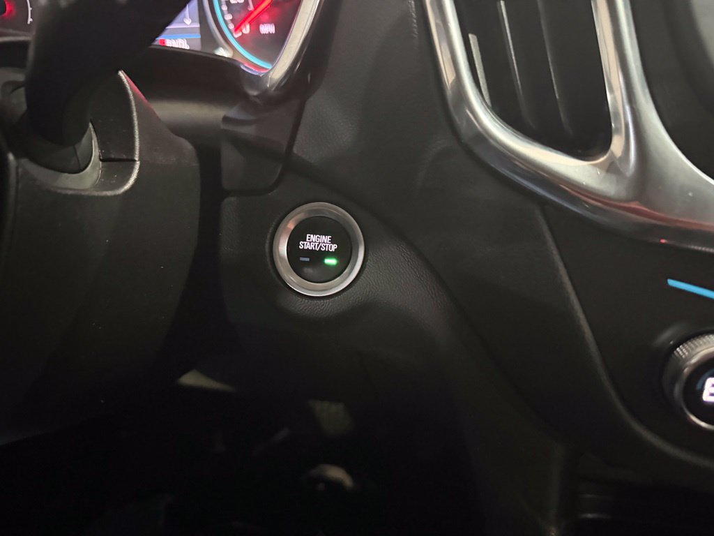 Used 2019 Chevrolet Equinox LT AWD/4WD image 2