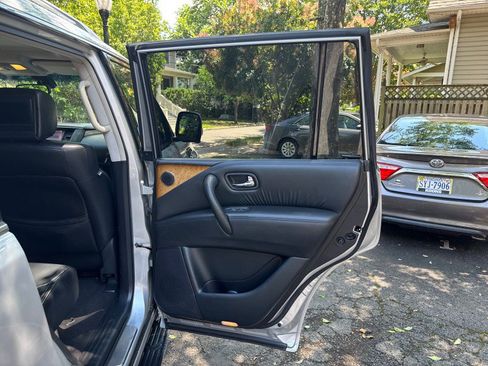 Used 2014 INFINITI QX80 4WD w/ Theater Package image 14